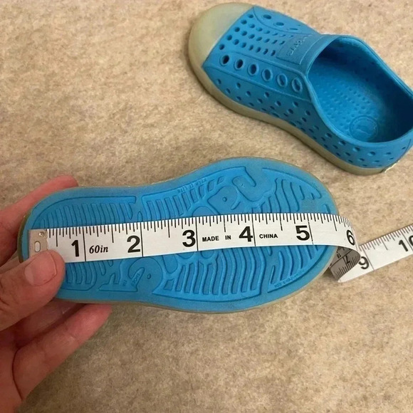 Native Jefferson Glow Kid Blue Glow in the Dark Slip On Shoes Toddler size 6C - Picture 5 of 16